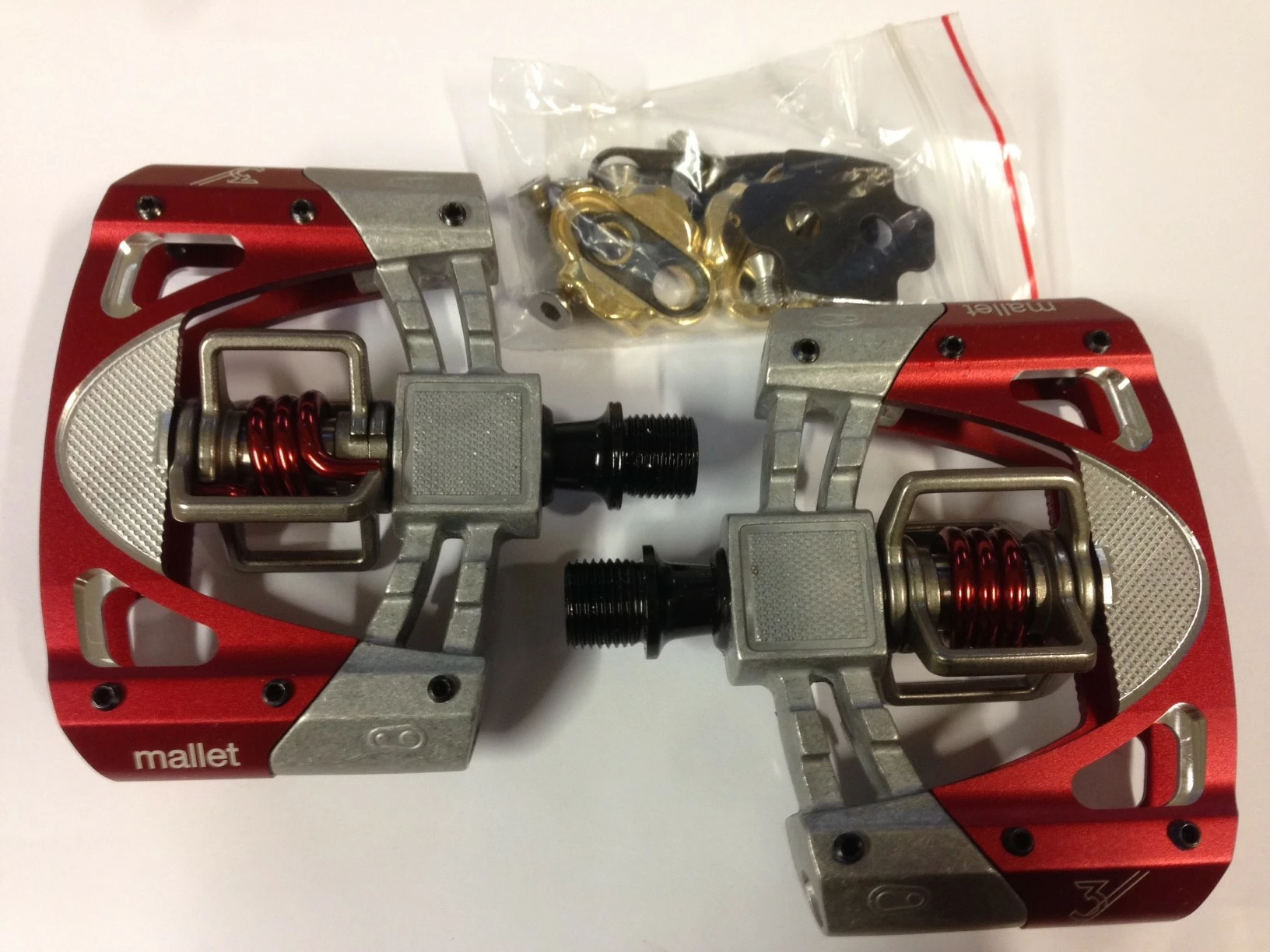 Crankbrothers Mallet 3 Raw/red Pedale 2 Crankbrothers Mallet 3 Raw/red Pedale – Bild 2